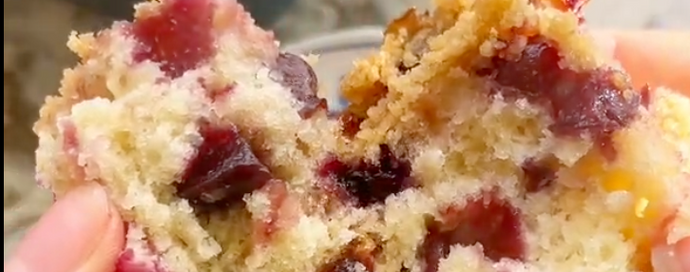 Cherry Crumble Cake